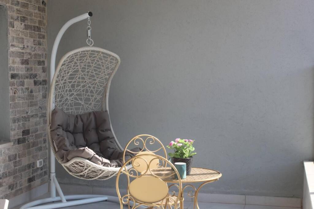 נוף הארבל עם חלון לכינרת Apartamento Migdal Exterior foto