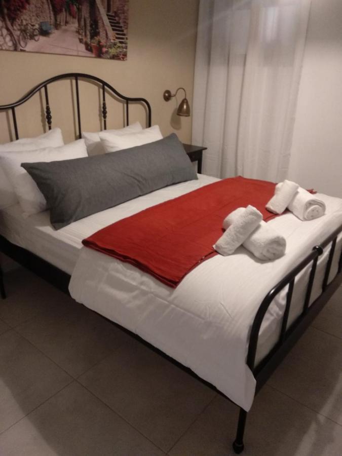 נוף הארבל עם חלון לכינרת Apartamento Migdal Exterior foto
